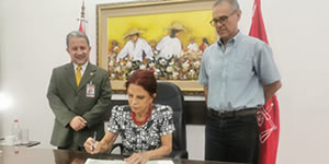 20230314-fdcs-una-recibe-donacion-de-predio-para-sede-benjamin-aceval-mini.jpg